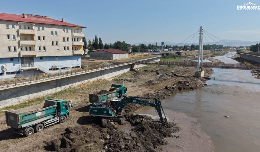 Ağrı'da iş makineleri sahaya indi