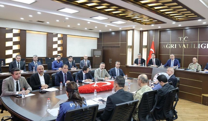 Ağrı’da okullar açılmadan güvenlik tedbirleri masaya yatırıldı