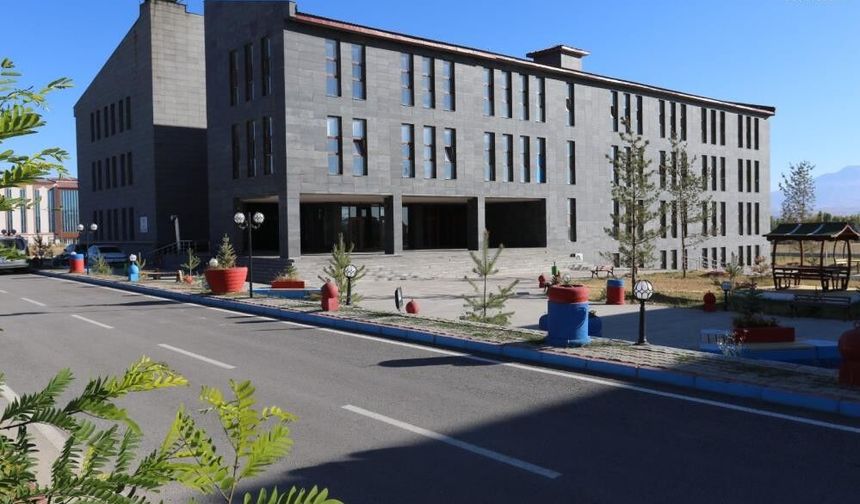 Ağrı’nın Patnos ilçesindeki yerleşkede hangi bölümler var?