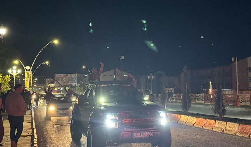 Amedspor’un Zaferi Ağrı ve ilçelerinde Coşkuyla Kutlandı