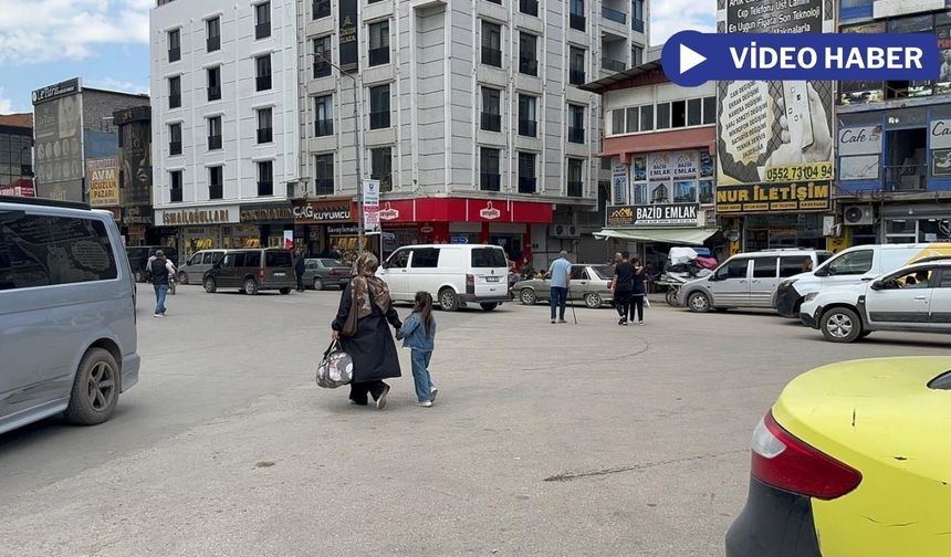 Doğubeyazıt’ta Ağrı Caddesi’nde yayalar için güvenlik sorunu