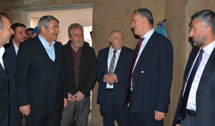 Vali Önder Bozkurt Patnos’ta Seyir Tepesi’ne hayran kaldı