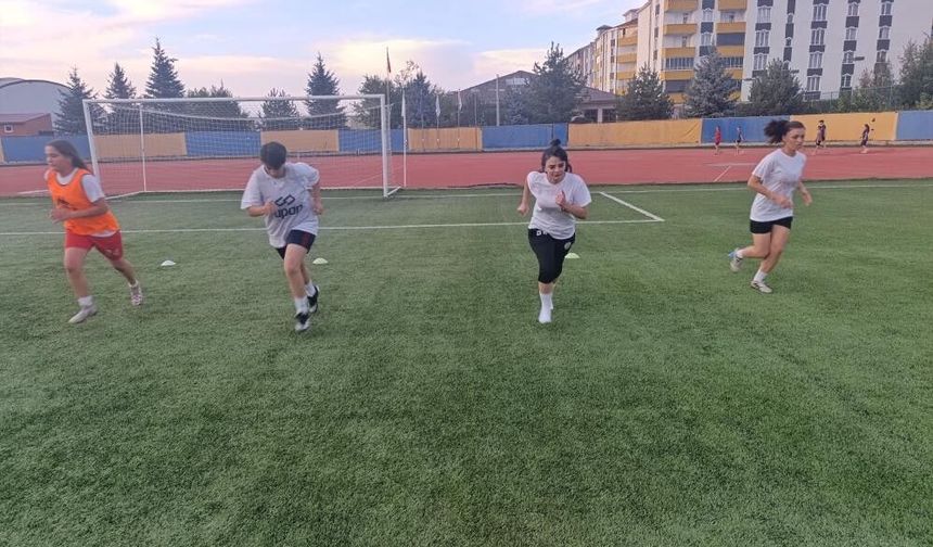 Ağrı'da kadın futbolu hedefini büyüttü: Hedef 1. Lig