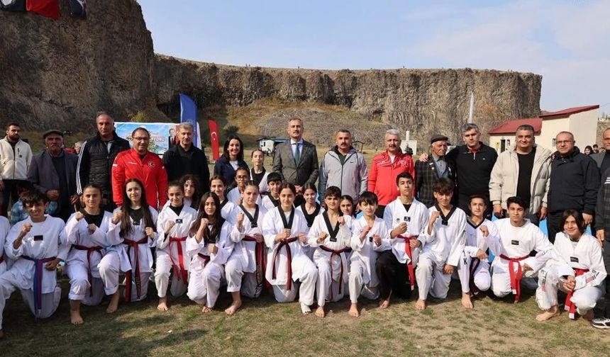 Ağrı'nın doğa harikası Diyadin Kanyonu'nda 5 bin kişilik etkinlik
