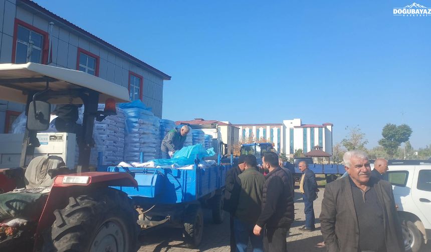 Patnos’ta 290 üreticiye sertifikalı buğday tohumu dağıtıldı