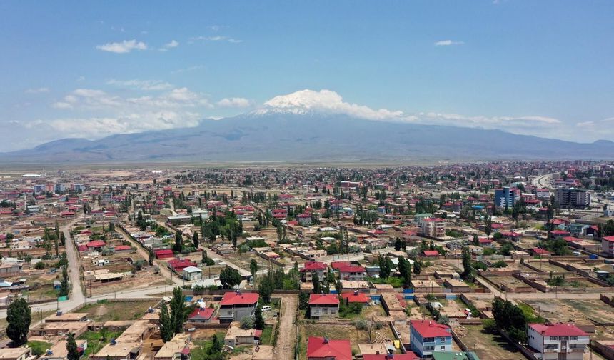 Doğubayazıt’ta 14 Mahalleye 14 Park Projesi Sürüyor