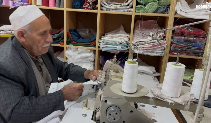 72 yaşında oğlunun bıraktığı işi devraldı, 4 yıldır iğne ve iplikle ekmeğini kazanıyor