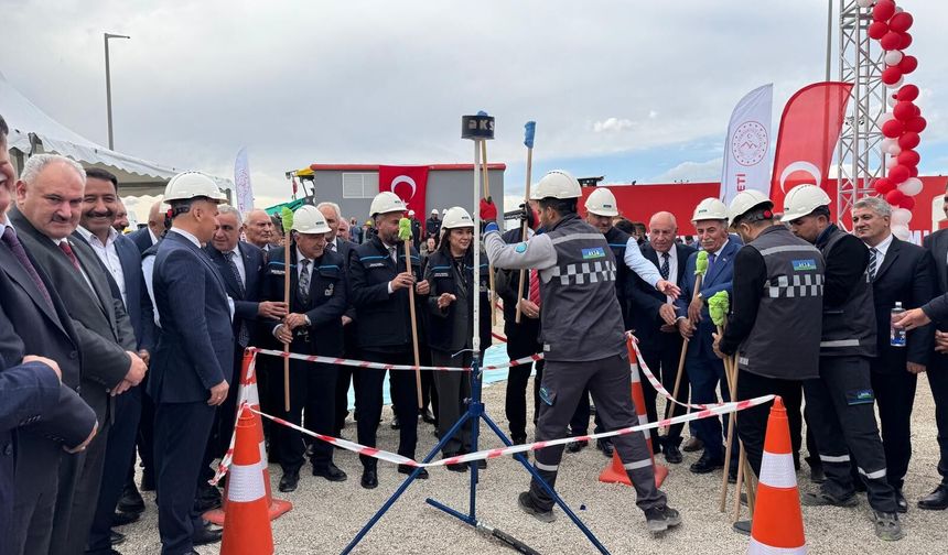 Ağrı'da 1 Milyar TL'lik  "3'ü 1 Arada" yatırım hizmete girdi