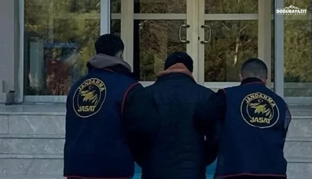 50 yıl 2 ay cezası vardı: Şırnak'ta aranan firari yakayı ele verdi