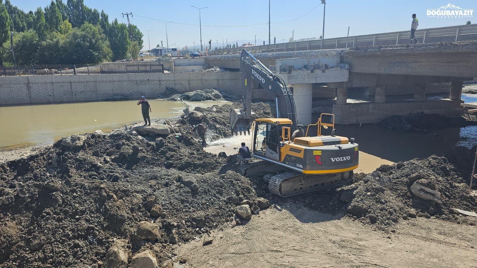 Ağrı’da Içme Suyu Hattı Nehrin 4 Metre Altına Taşındı