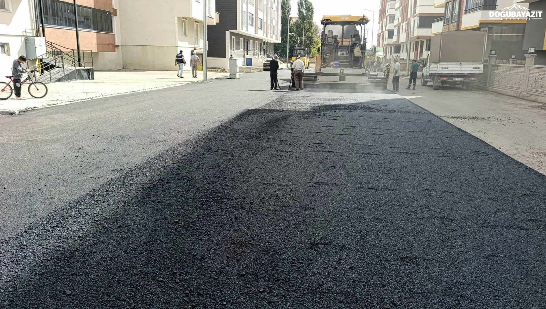 Ağrı’da Yıpranan Yollar Asfaltla Yenileniyor (2)