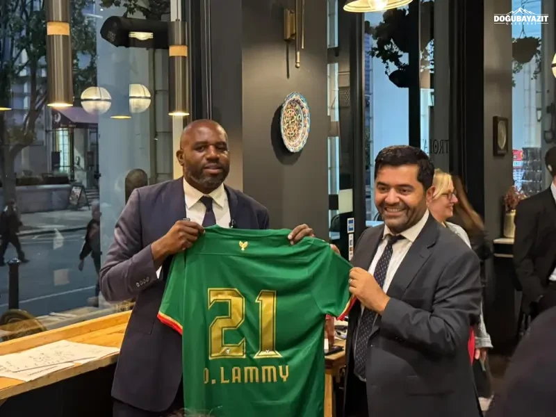 Amedspor Forması Londra’da Siyasetin Kalbine Girdi-1