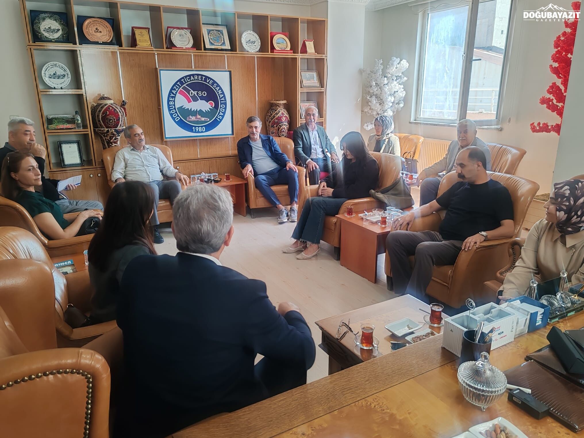 DEM Parti heyetinden Doğubayazıt TSO’ya ziyarety.jpg
