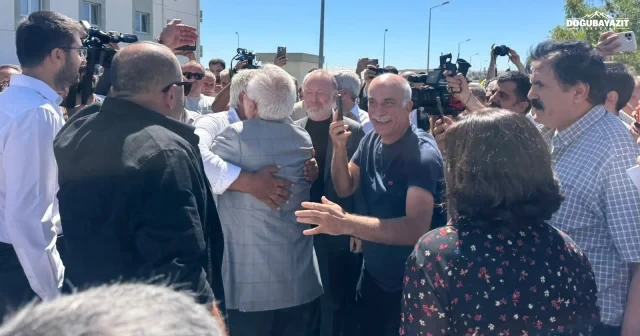Diyarbakır’ın Eski Eş Başkanı Selçuk Mızraklı Tahliye Oldu