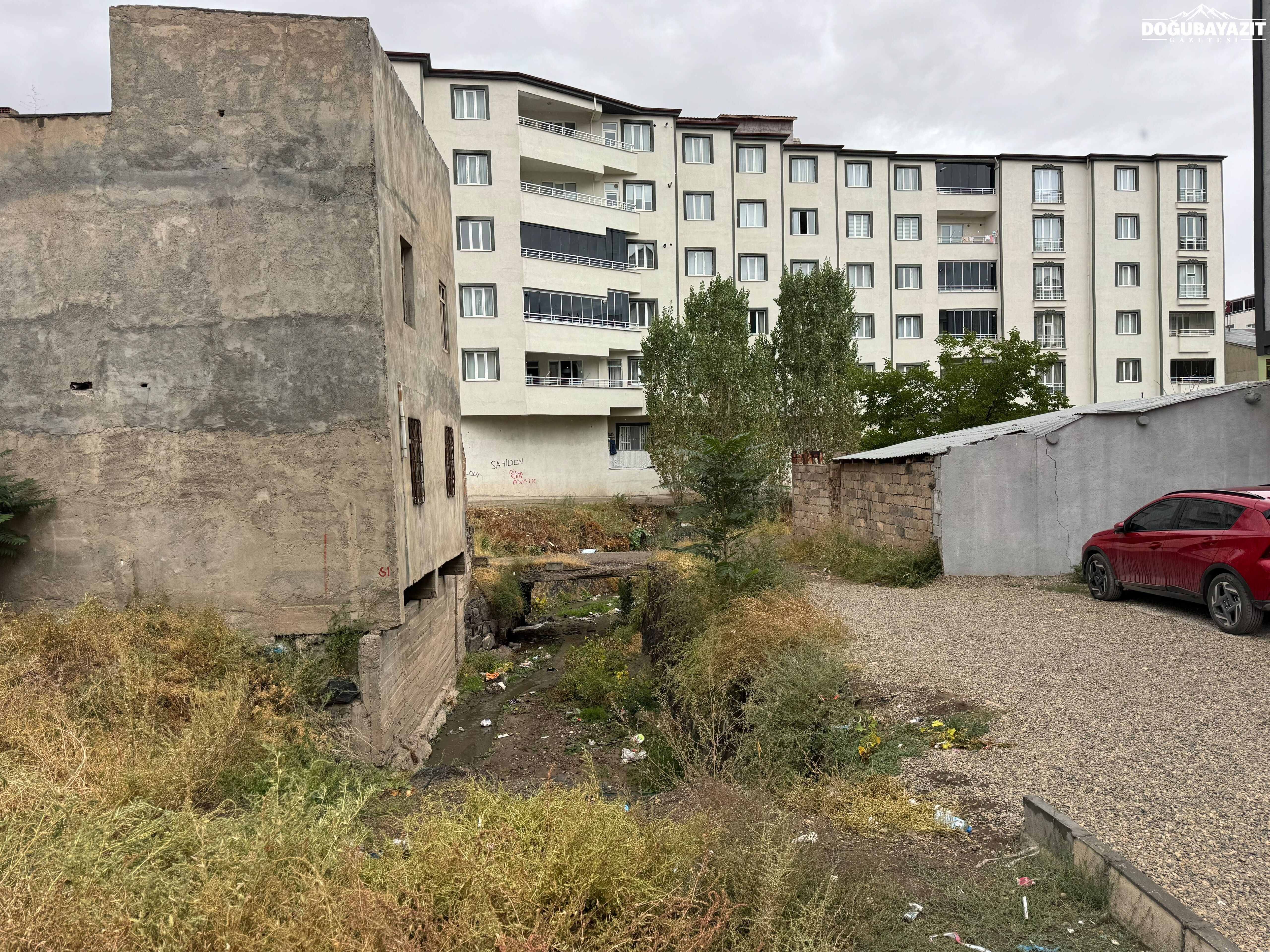 Doğubayazıt’ta Dere Çilesi Mahalle Sakinleri Camlarını Açamıyor 1