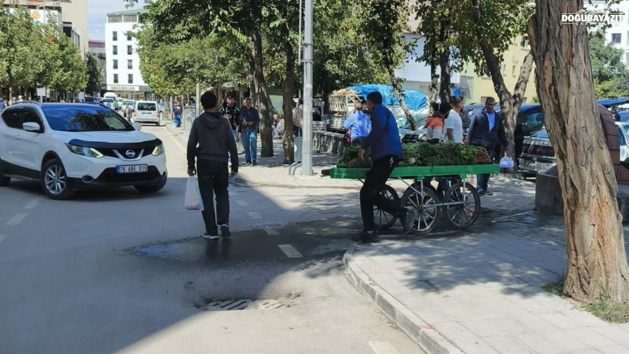 Doğubayazıt’ta Pazar Dışında Satış Yapanlara Tutanak Tutuldu