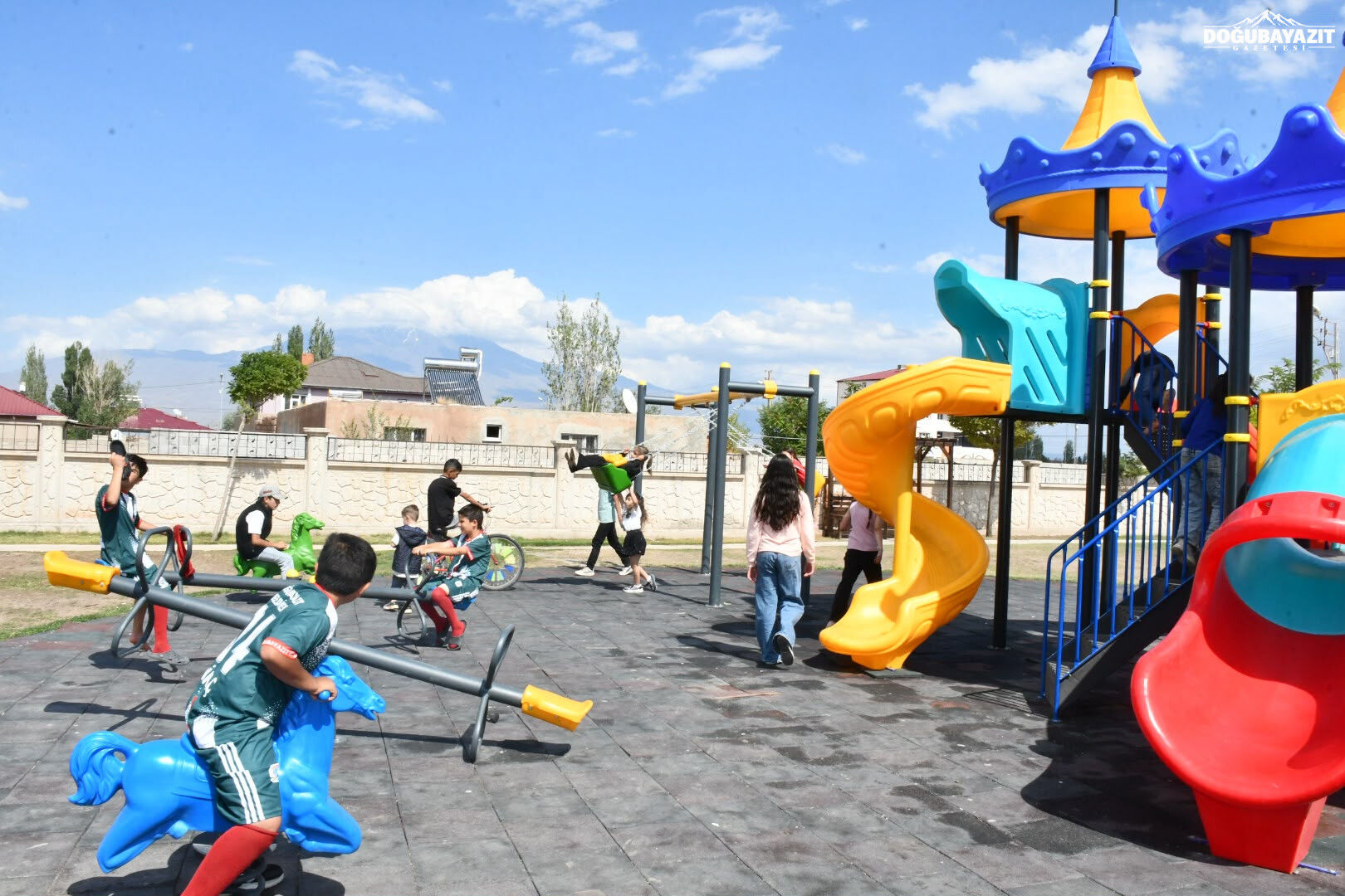 Doğubayazıt’ta Tahrip Edilen Park Yeniden Hizmete Açıldı (3)