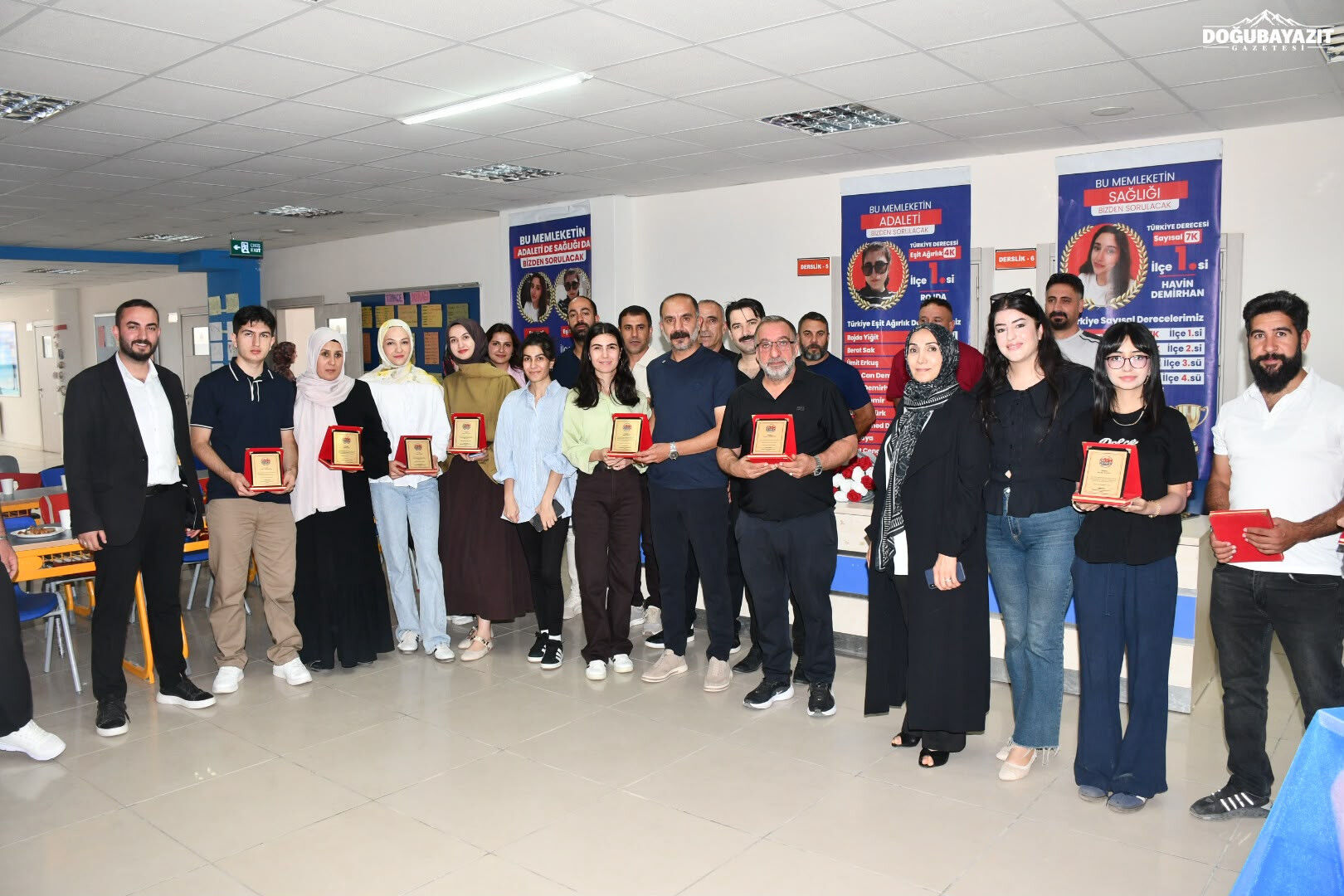 Doğubayazıt’ta Yks Derecesi Yapan Isimler Belli Oldu! Belediye Ödüllendirdi (2)