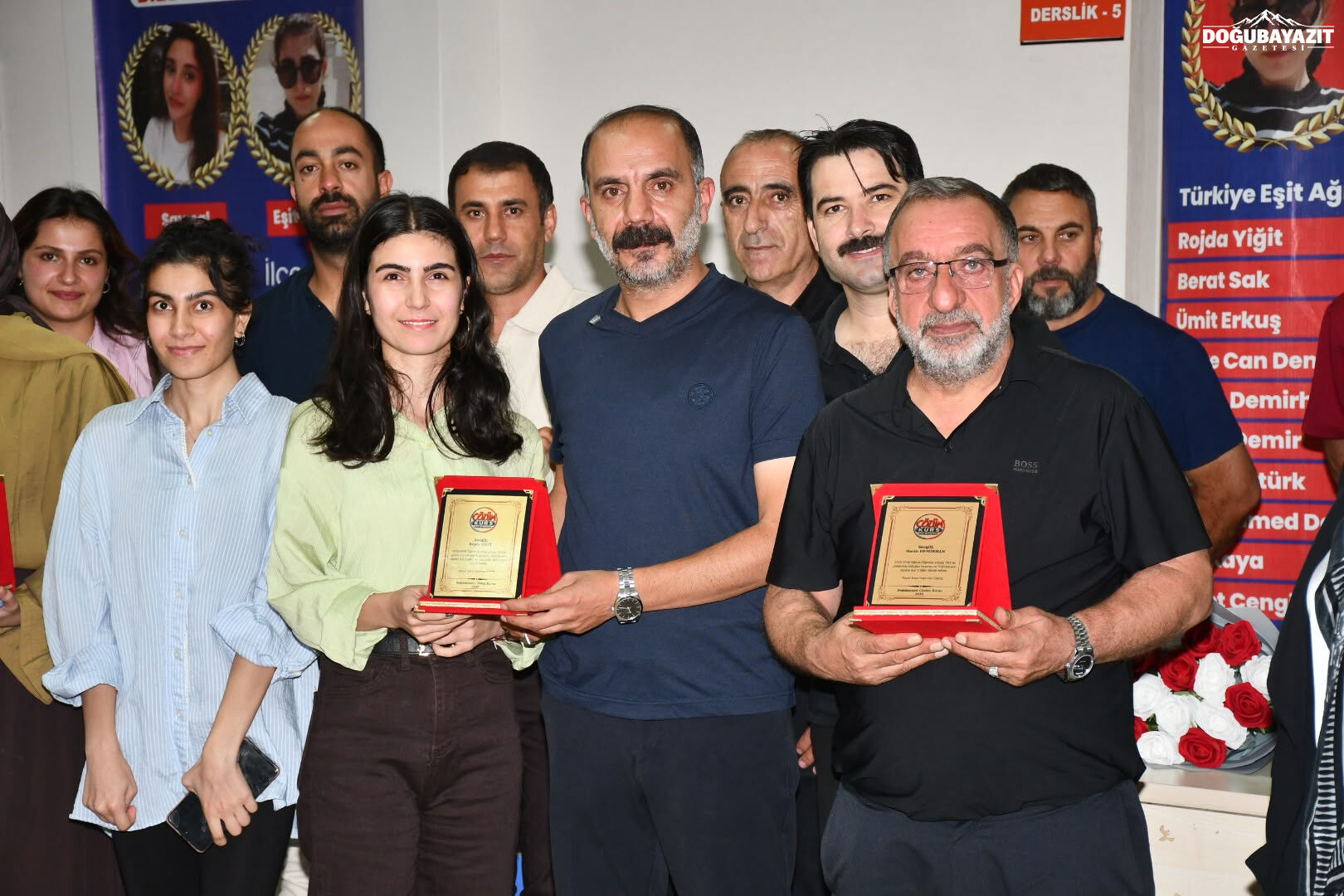 Doğubayazıt’ta YKS derecesi yapan isimler belli oldu! Belediye ödüllendirdi