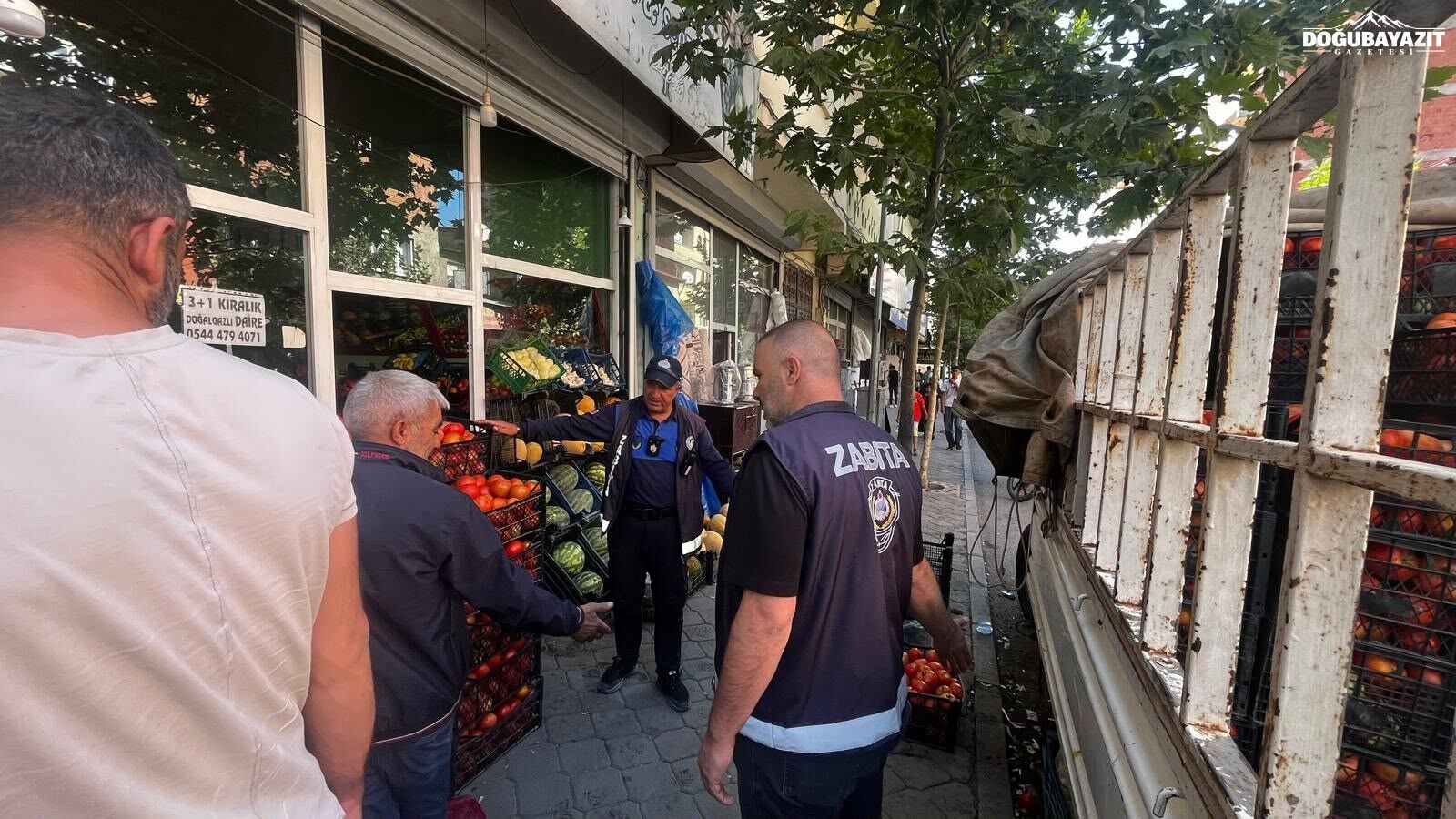 Doğubayazıt’ta Zabıtadan Kaldırım Operasyonu (2)