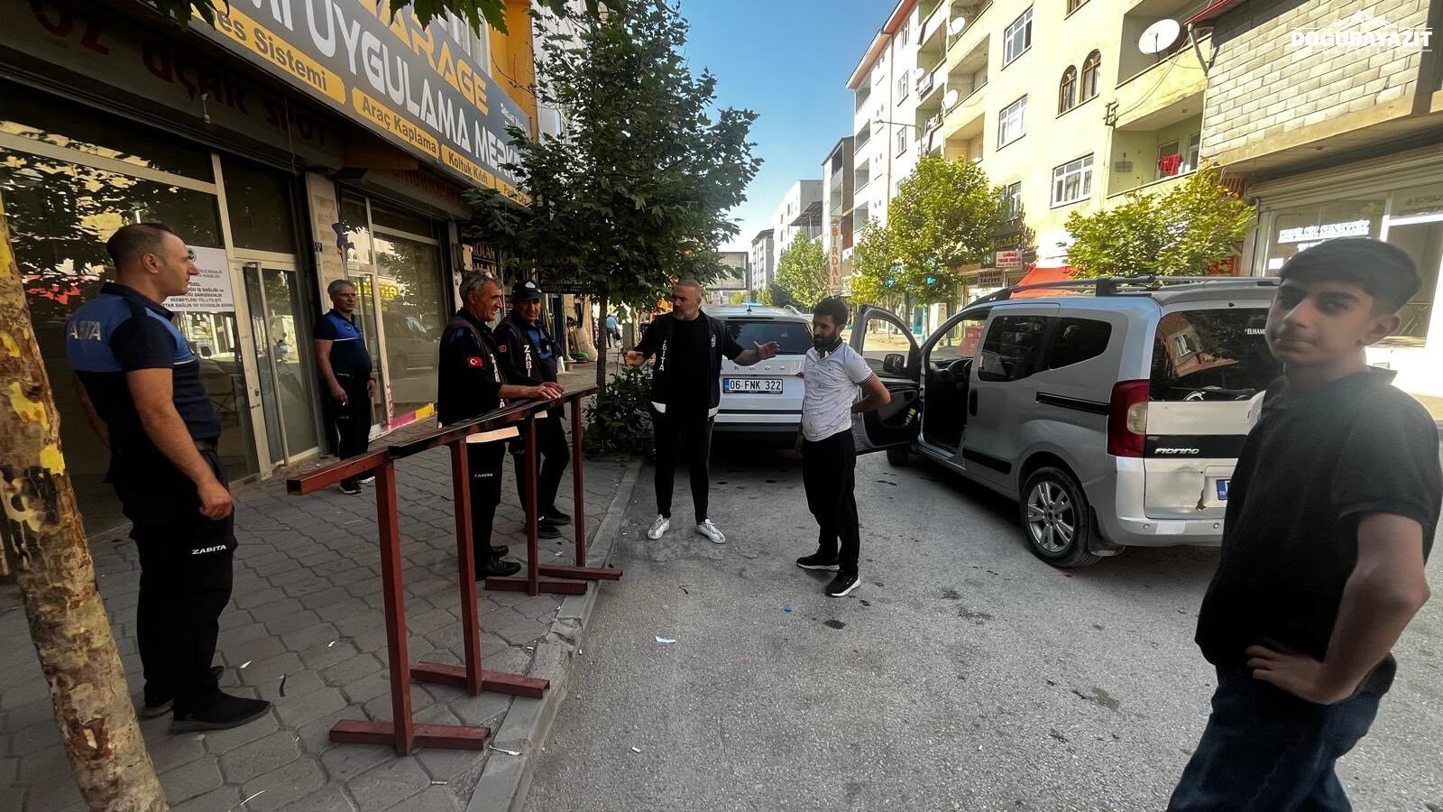Doğubayazıt’ta Zabıtadan Kaldırım Operasyonu
