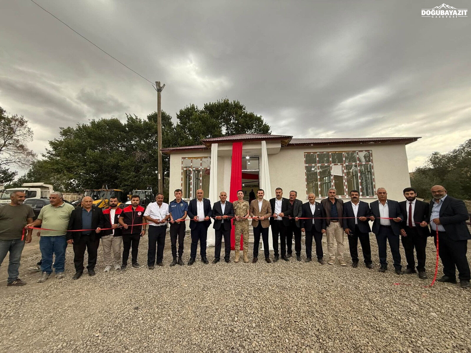Tutak’ta Çifte Açılış Yeni Otogar Ve Hayvan Pazarı Hizmete Girdi