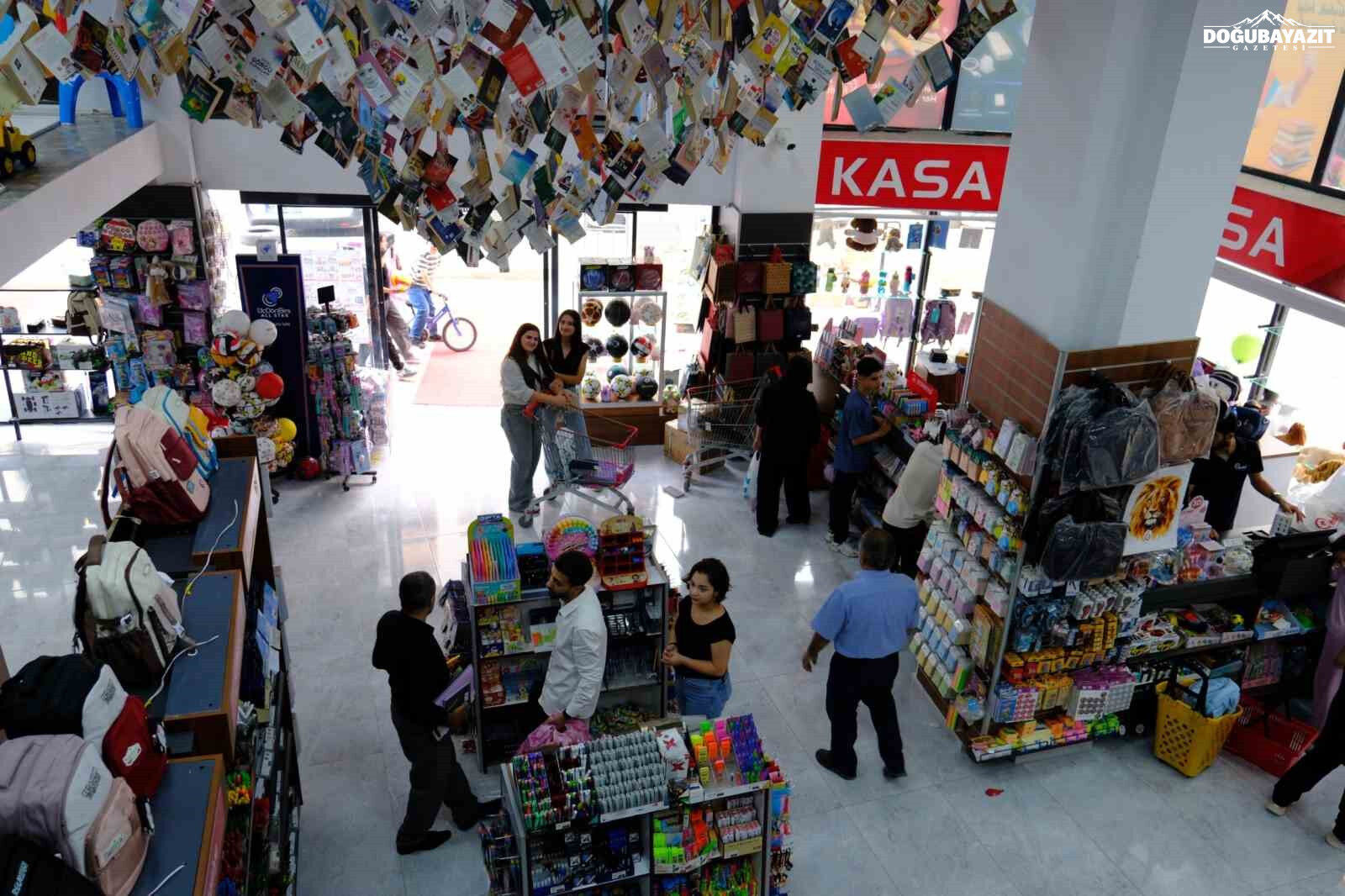 Van’da Okul Alışverişi Hızlandı Kırtasiyelerde Bazı Ürünler Tükendi1