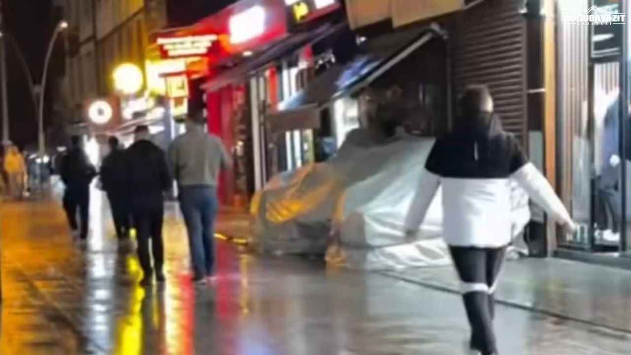 Ağrı Sokaklarında Onu Görenler Şaşırdı! Eşofmanlarıyla Yürüyüşe Çıktı (3)