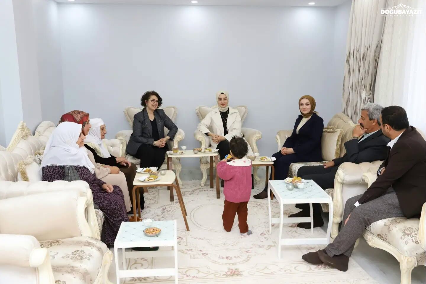 Ağrı Valisi'nin Eşi Betül Bozkurt, Doğubayazıt'ta Kadın Girişimcilerle Buluştu (2)