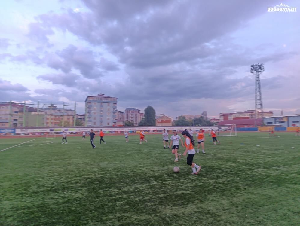 Ağrı'da Kadın Futbolu Hedefini Büyüttü Hedef 1. Lig (2)