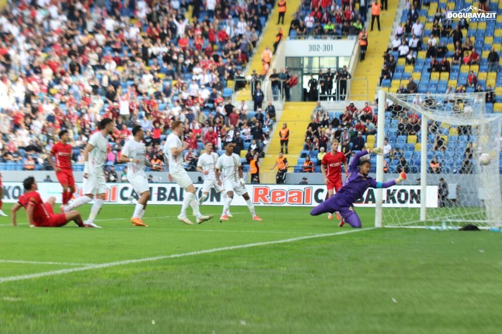Amedspor Iki Kez Öne Geçti, Uzatmalarda Galibiyeti Kaçırdı (3)