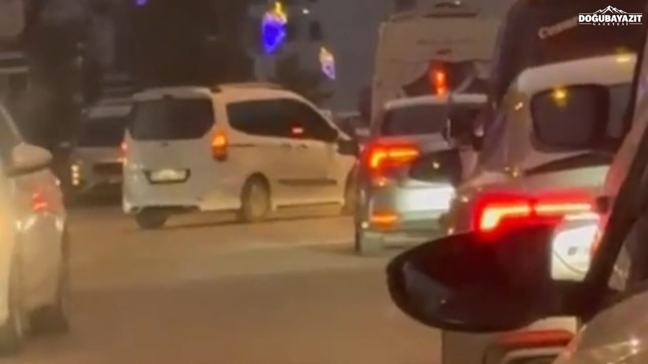Doğubayazıt'ta Akşam Trafiği Çilesi Vatandaşlar Yeni Yollar Ve Düzenleme Bekliyor