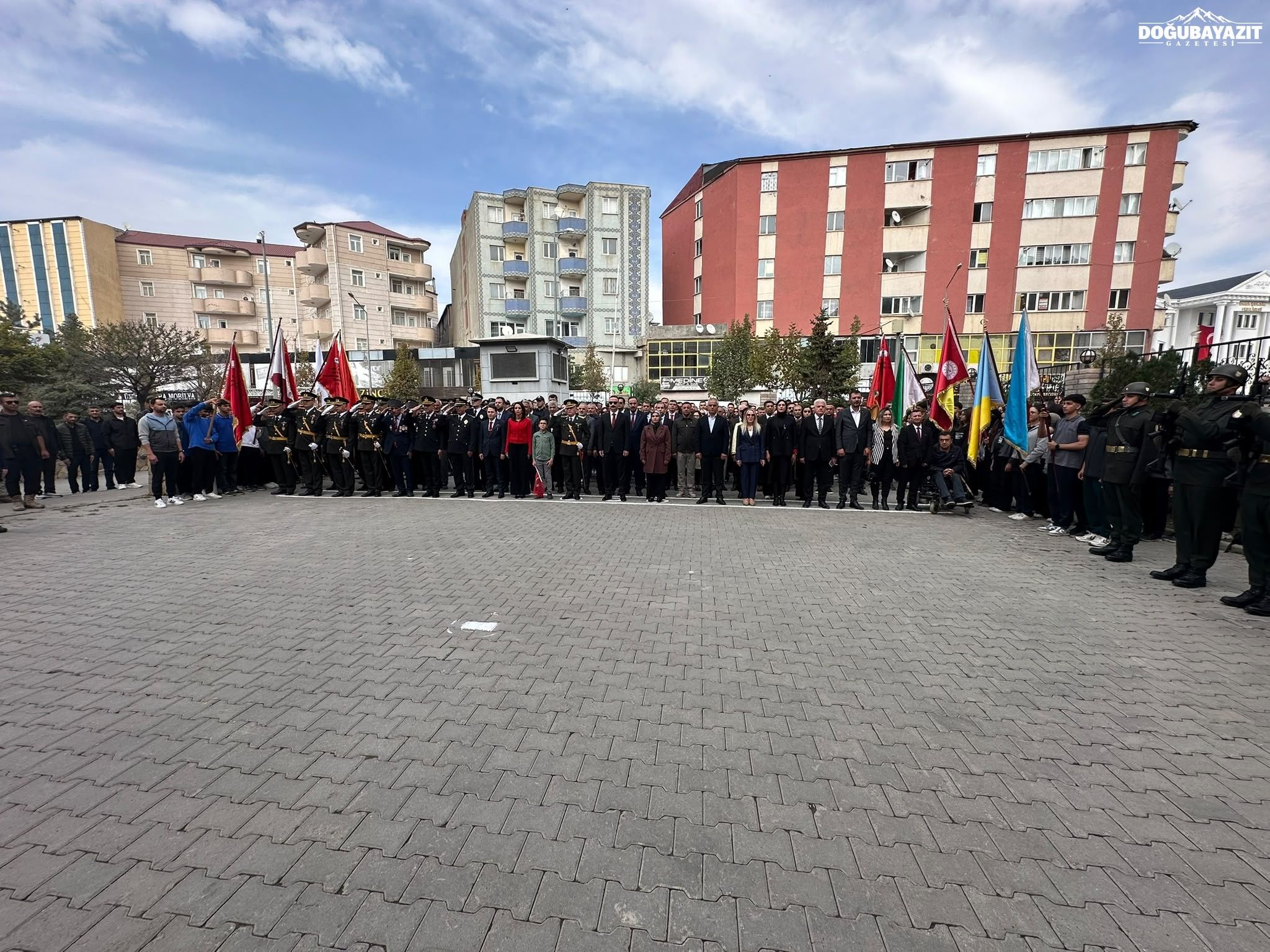 Doğubayazıt’ta Cumhuriyet’in 103. Yılı Çelenk Töreniyle Kutlandı1 (2)