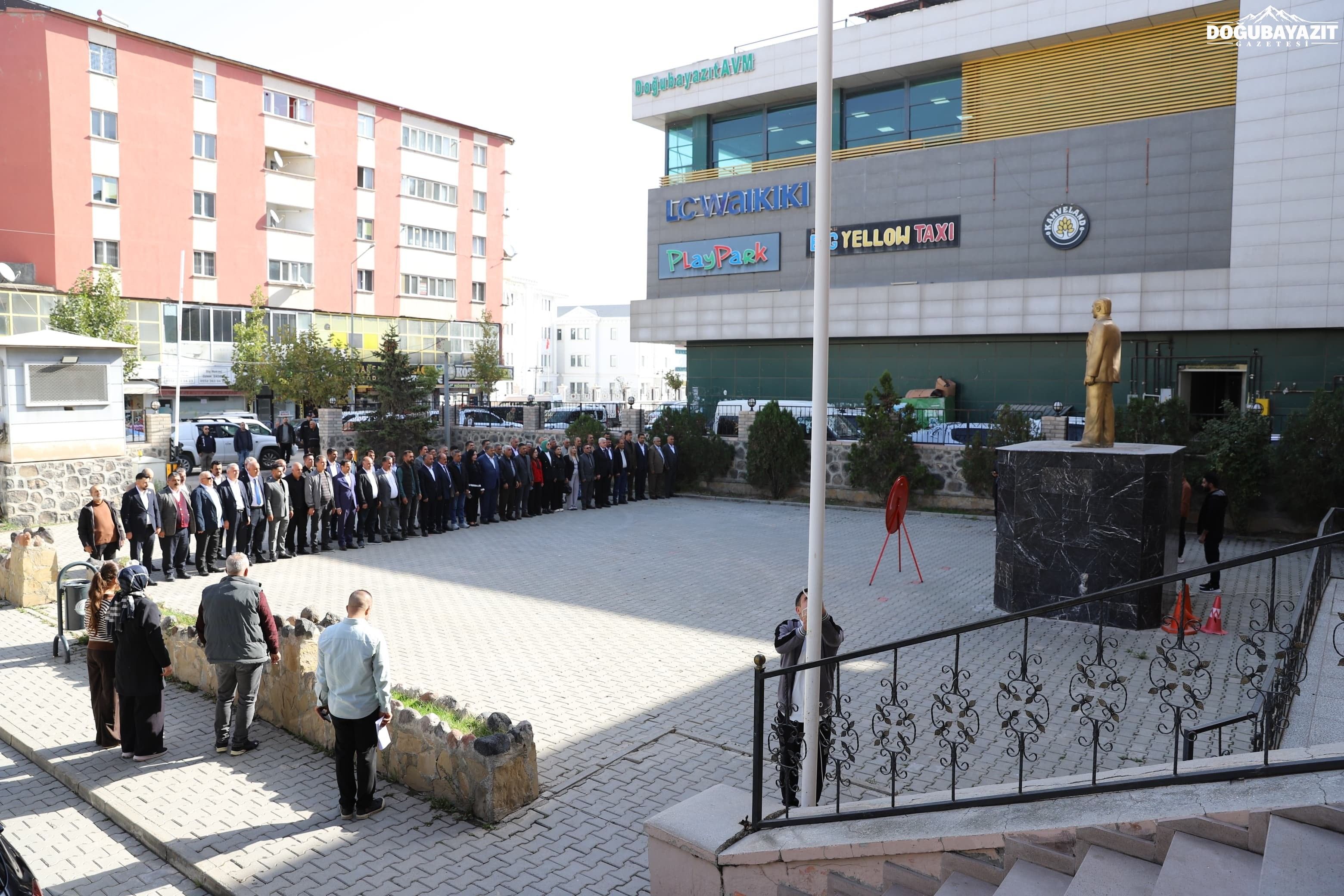 Doğubayazıt'ta Muhtarlar Günü Kutlandı