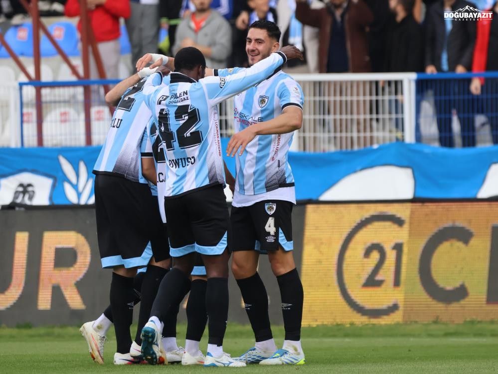 Erzurumspor Eyüpspor'u Iki Golle Geçti, Üç Puanı Kaptı