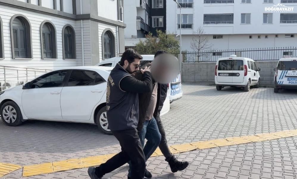 Iğdır'da Bıçaklı Gasp Kamera Incelemesiyle Yakalandı