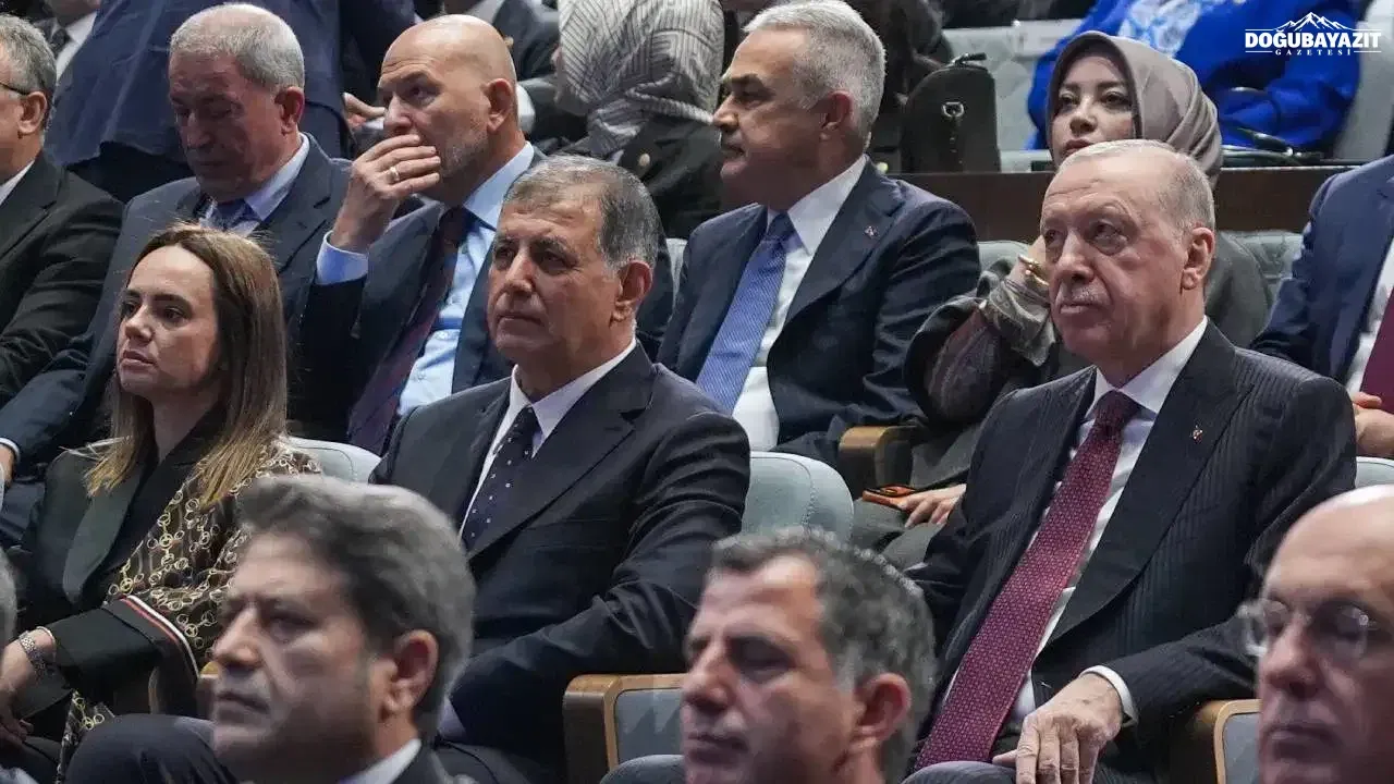 İzmir Büyükşehir Belediye Başkanı Cemil Tugay Resmen Ak Parti'deq