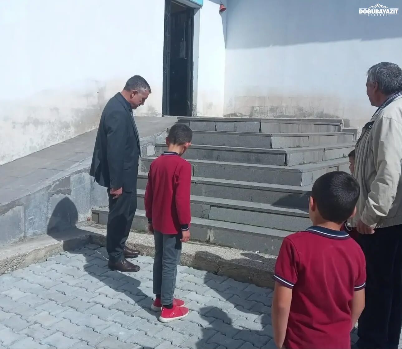 Patnos’ta Eğitim Için Okul Okul Geziyor Yüksel Zorlu Sahada2